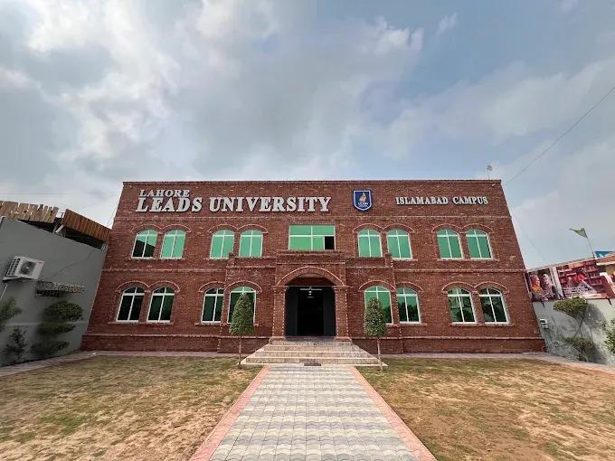 campus banner